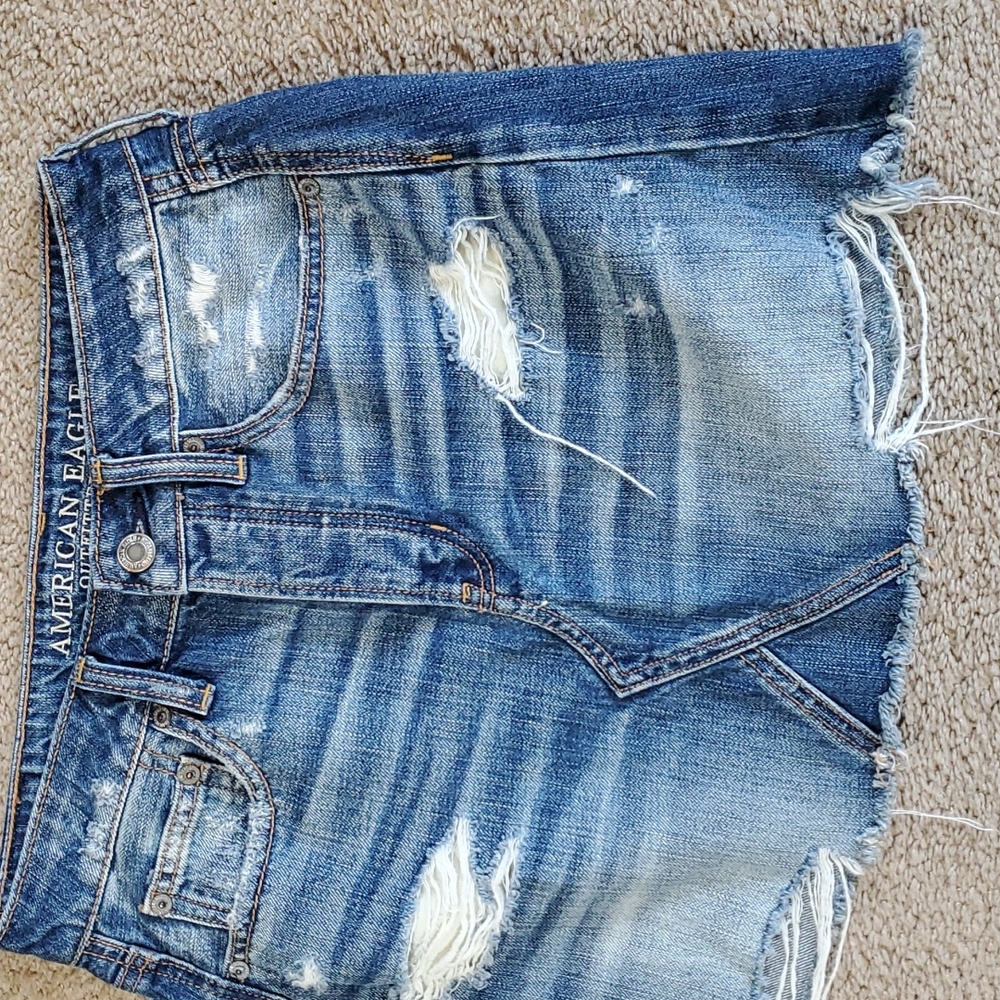 American Eagle Outfitters Blue Denim mini skirt size 2 distressed Frayed - Picture 2 of 10